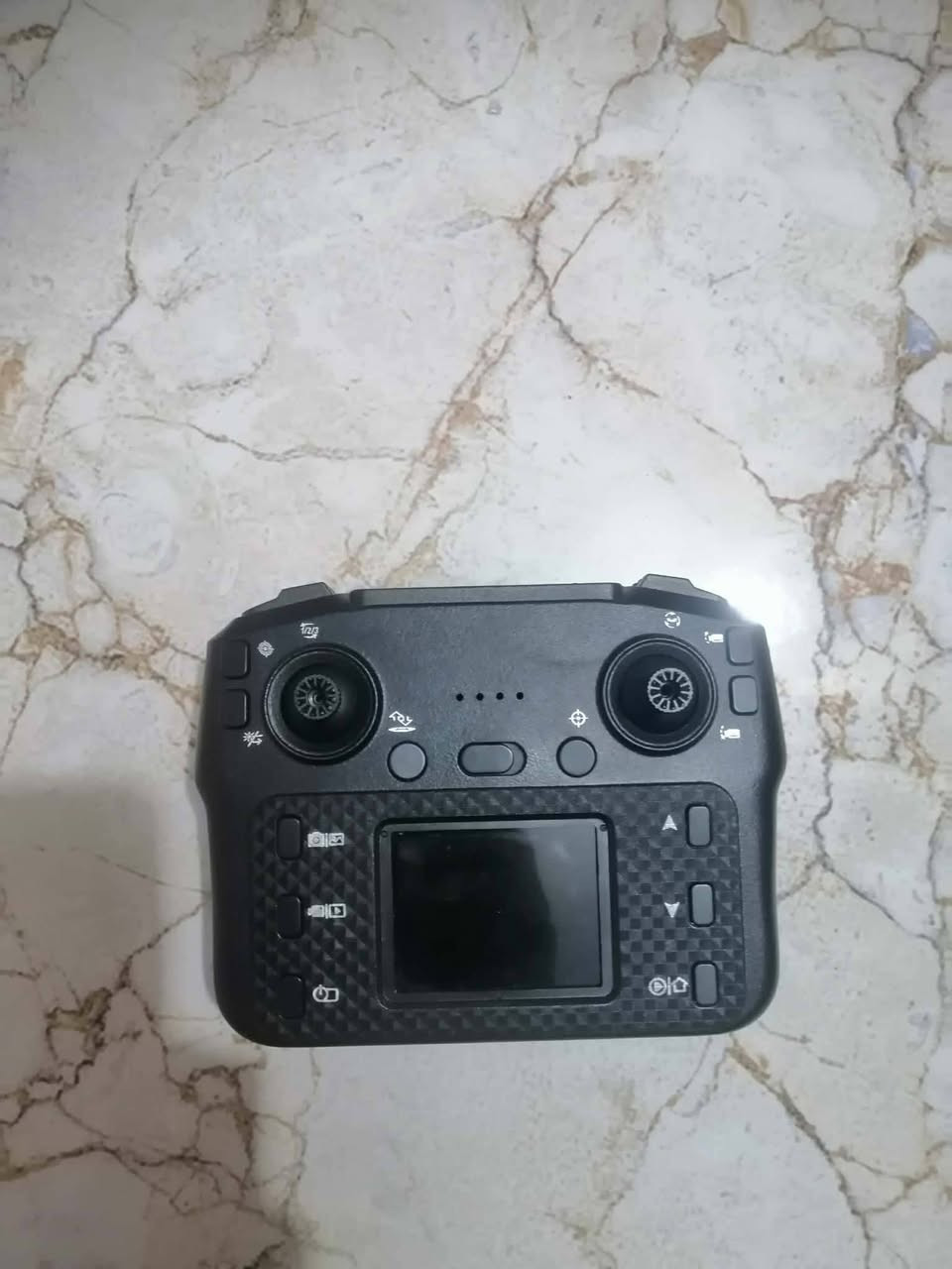السلام عليكم طائره درون جديده بس نقصه هاذا الفطر بجوستك طياره. 2بطاريه شاحنه 19 دقيقه حقيقي  حساس مانع تصادم نضام رجوع ذاتي جي بي اس تتبع الحركه كانره شغاله تصويره HD الطياره نضيفه كلش و جديده... السعر اكتب سعر بتعليق يصلك....


**إذا كنت صاحب هذا الإعلان وتريد حذفه لأي سبب، رجاءا أرسل رسالة إلى الدعم الفني**
