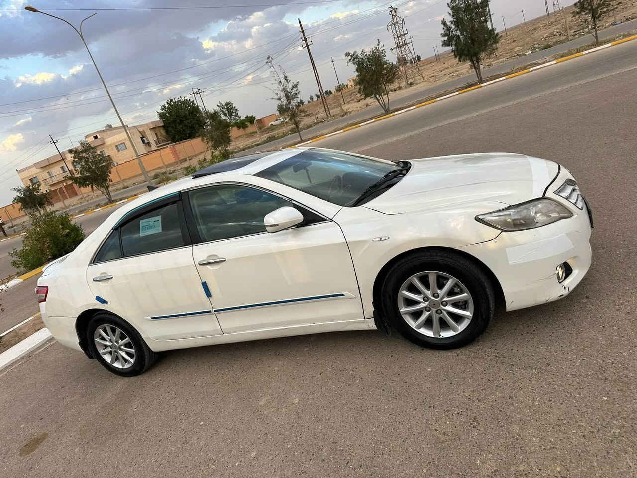 السلام عليكم شباب
للبيع فقط فقط بدون مراوس !!!
كامري موديل 2011 
رقم سليمانية 
خليجي GLX فول 
اللون ابيض صدفي 
مكينة كير تبريد جدد 
السياره بيها طخة جاملغ خلفي 
وبيه طخه من كدام 
مصبوغة عام توحيد لون 
السعر 92 وبيها مجال قليل 
العنوان الانبار القائم 
***********
