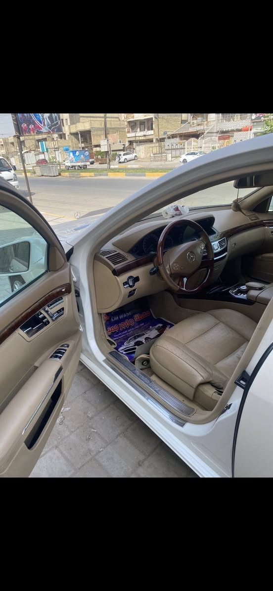 سلام عليكم مارسيدس للبيع  الحجم ٣٥٠ موديل ٢٠١٣ مكفوله  كفاله عامه رقم بغداد ماشيه ١٤٠  سياره خليجيه الاستفسار رقم الرقم ***********
