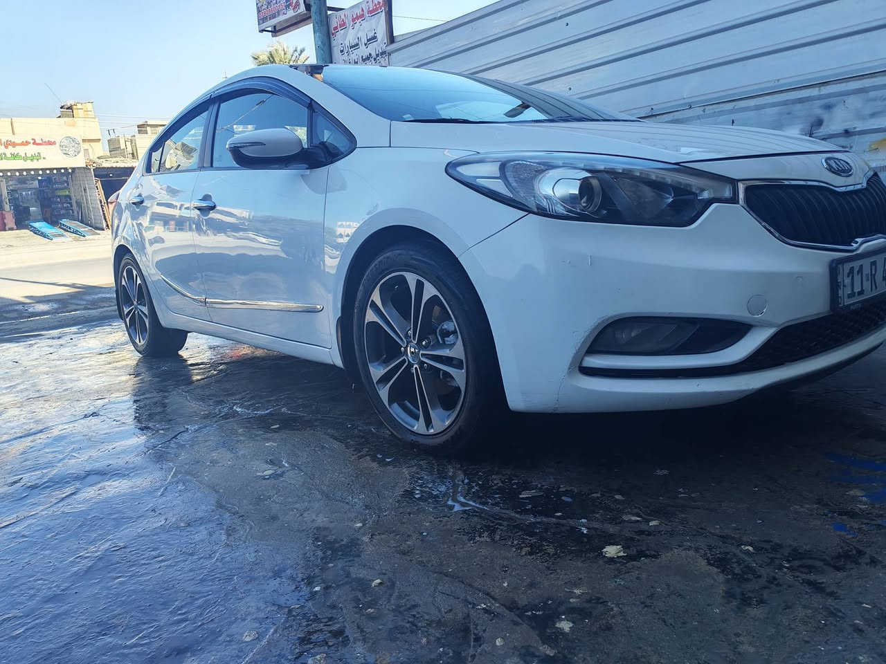 السلام عليكم سيراتو للبيع محرك ١٦٠٠دوش  صبخ دواسه او نص باب  موديل ١٤  عنوان بغداد ﷼  سعر ١٢٠ او مجال  ***********
