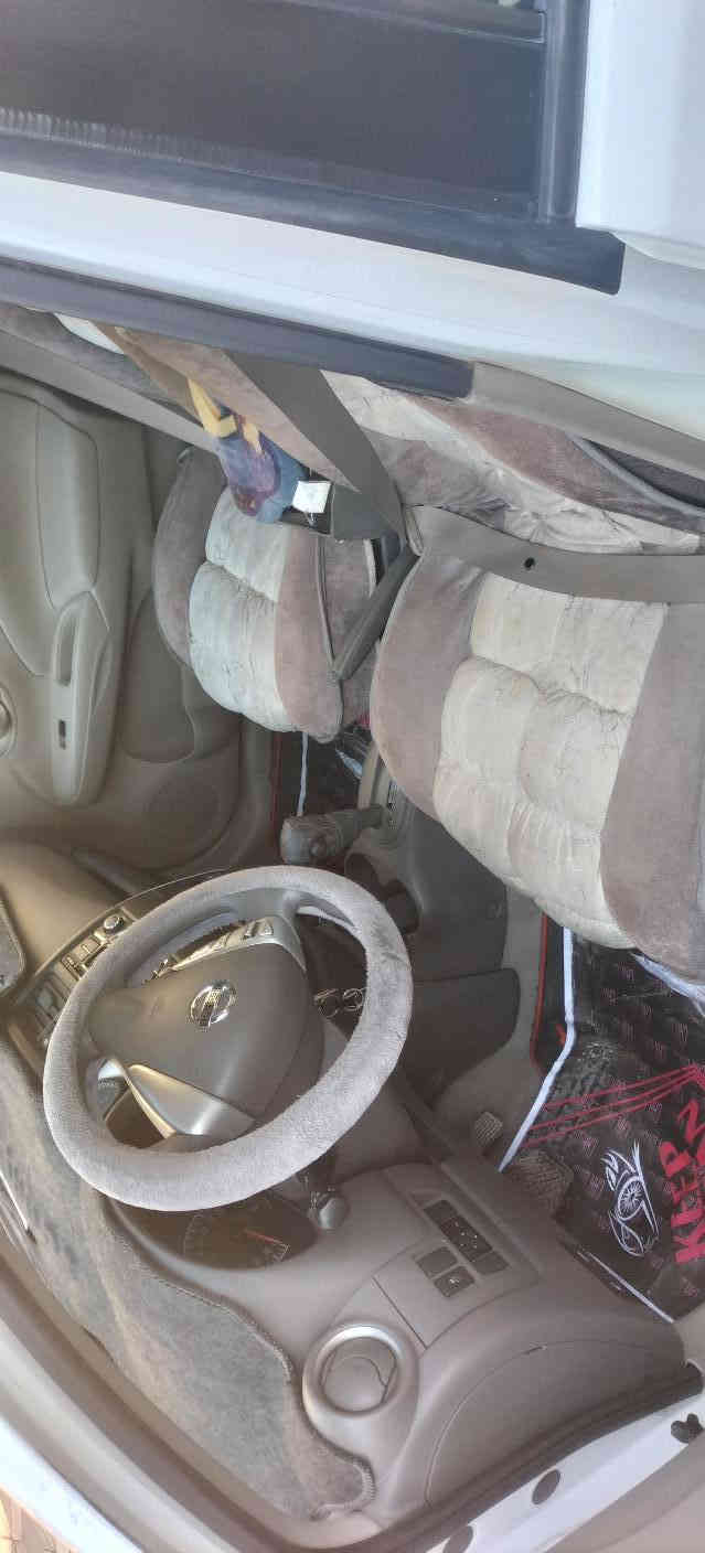 السلام عليكم
نيسان سني الهندي البليته الزركة موديل 2020 ماشية 45 الف قابلة للزيادة السيارة بأسمي من سنة 2020 عندي سعرها 110 ورقه رقمها بغداد مكاني شارع فلسطين  رقمي 
***********
