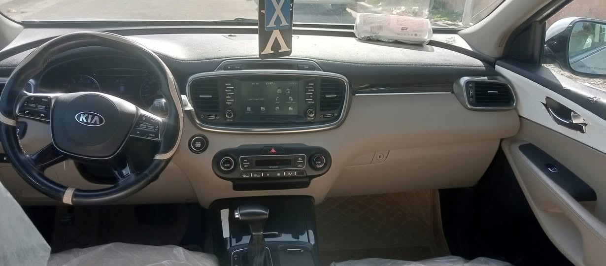 سلام عليكم
كيا سورنتو موديل 2019 خليجي 6 سلندر 
كفاله عامه من صبغ و تبديل ما عده بارد بل هلال 
خلفي بصيط جدآ
محرك كير على وضع شريكه 
بصمه اشاير ترحيب مري شفط 
مانع نزلاق كشن كهرباء 
ثلاث قطع تبريد 
تحكم ستيرن 
الموقع بغداد سياره بسمي 
***********
