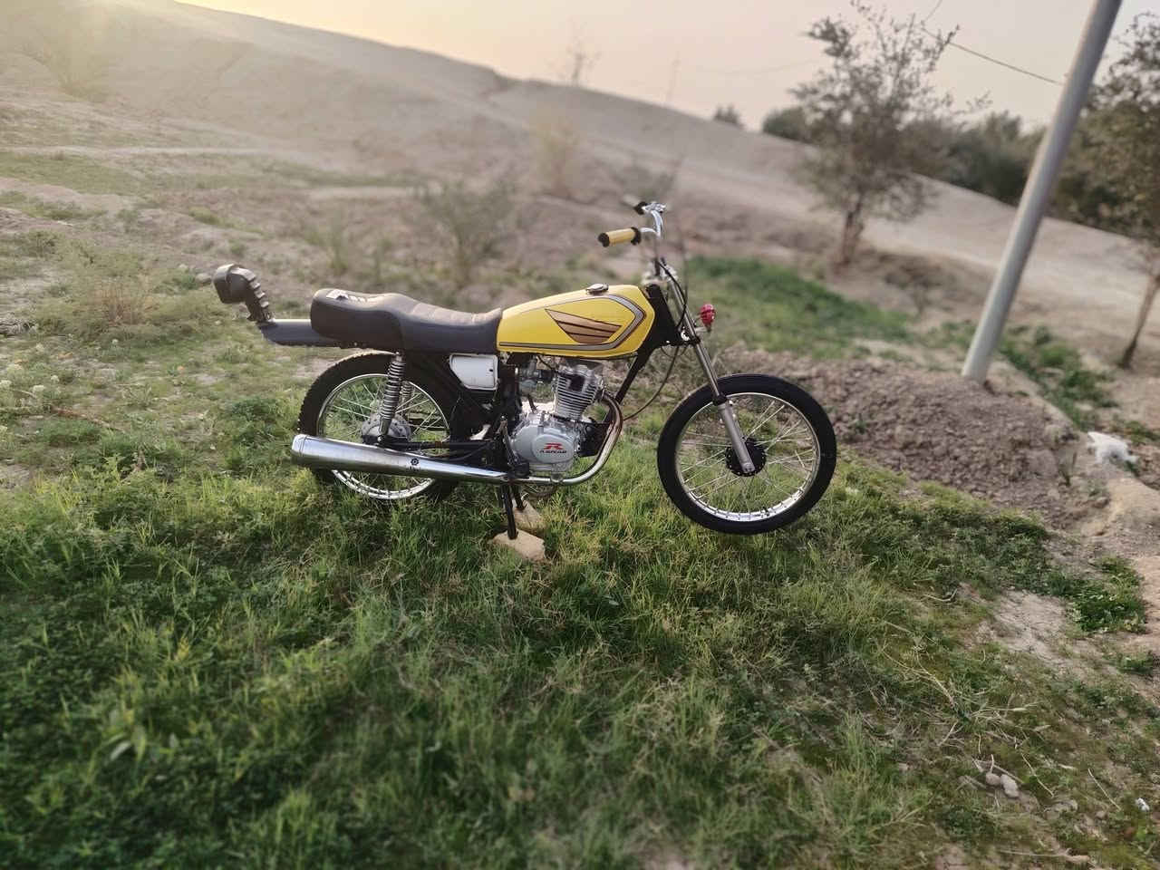 سلام عليكم   دراجه للبيع كلك كلك كلك  تعميره 25 مكينه رابيدو   شاصي 20  دراجه  نضيفه حيل    مفتوحه  ولفات فقط   شلعه وفصله. ومعدل تخبل دراجه   سعر  550 وبيه مجال  بصيط  
 مكاني  سماوه  قرب ابروايه 
رقم  
***********
***********
