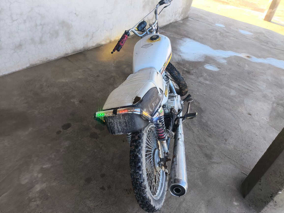 موطور للبيع السعر خاص رقم الهاتف  ‏‪0776 892 9041‬‏
