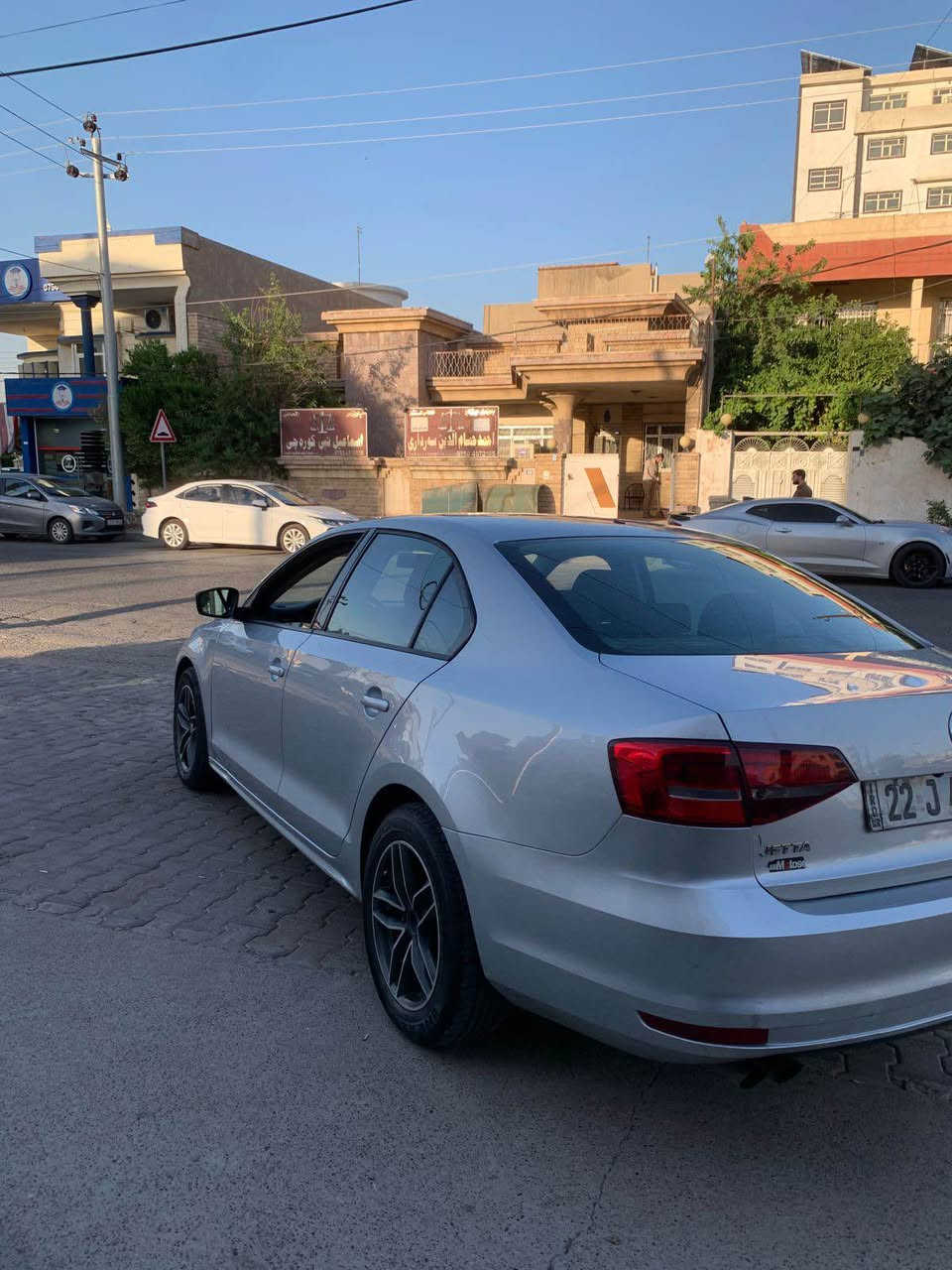 Jetta 2017      
ئەمریکی مواسفات S 
بۆنیت و یەک چاملغ سبوغ
کەمەک شوخت و قۆپ 
بێ ناوگرتن ، بێ ئێڕباگ 
ڕۆیشتن ١٧٥ هەزار میل 
مەکینە ١٤ تۆربۆ کەپس 
رەقەم و سەنەوی نوێیە 

نرخ ١٠٥$
*********** أربيل, العراق
