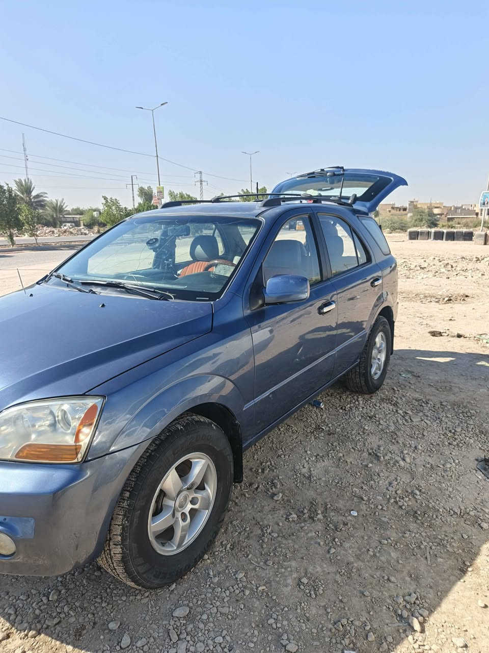 سورنتو ٢٠٠٦ امريكي بيها طخه بالجاملغ بس وصابغها حزام اثر جراد
 مكينه ٣٥٠٠ جديده قبل شهرين شديتها
 سياره كلش حلوه شاهد الله وعائليه مالبيت 
كنترول جام جديد لايت زنون وحته الماسحات بدلتهن وسويتلها ادامه كامله بيها بس الايرفلو يخربط سعره ٢٥ الف بالحله  
رقم بابل ومكانها بالقاسم تخم تاير جديد هم 
اراوس حسب القناعه 
رقم الهاتف *********** Colombo, Sri Lanka
