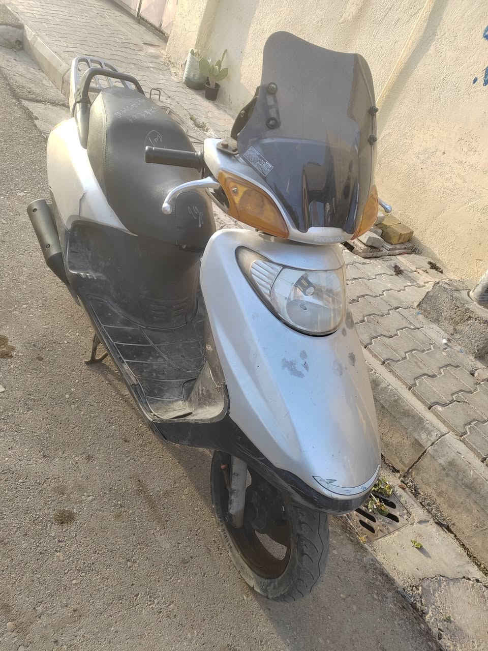 سلام عليكم سبيسي ياباني للبيع سعر ٦٠٠ وبيه مجال كله شغاله سلف وهندر كهبايات ستفسار اتصل على *********** او راسني واتساب عنوان زين لقوس شارع لمله
