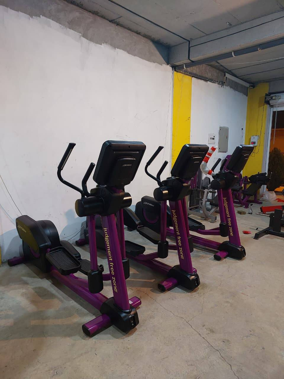 يتوفر مجموعه اوبتكال لايف فتنس امريكي مكان سليمانية 
سعر قطعه 750 دولار 
*********** واتساب 
***********واتساب
