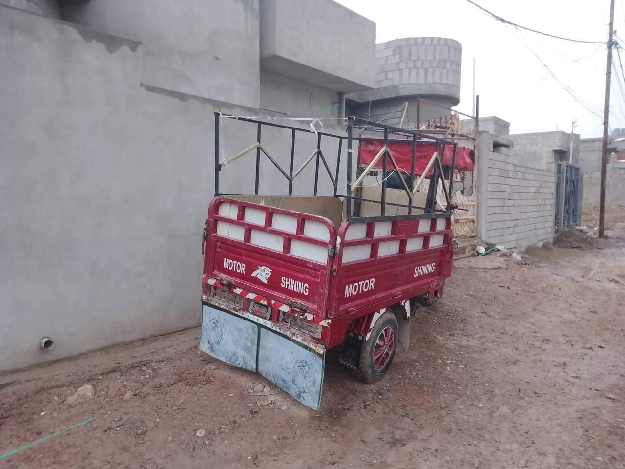 السلام عليكم ستوتا للبيع الموديل 17محرك 20تواير جدد زايدن سبير ومستعجل علبيع الستفسار ***********
