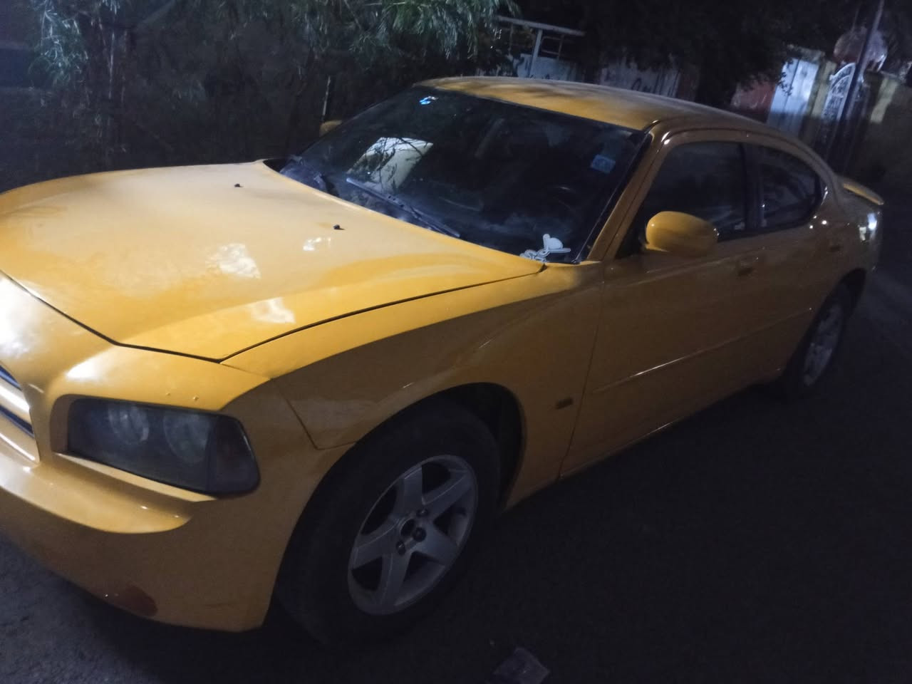 جارجر موديل 10
صبغه جديده شرط المداور مصفره هيئه وغرامات محرك كير غرفه حلوووه خطه كربلاء بغداد /***********/السعر 95 بيه مجال شويه
