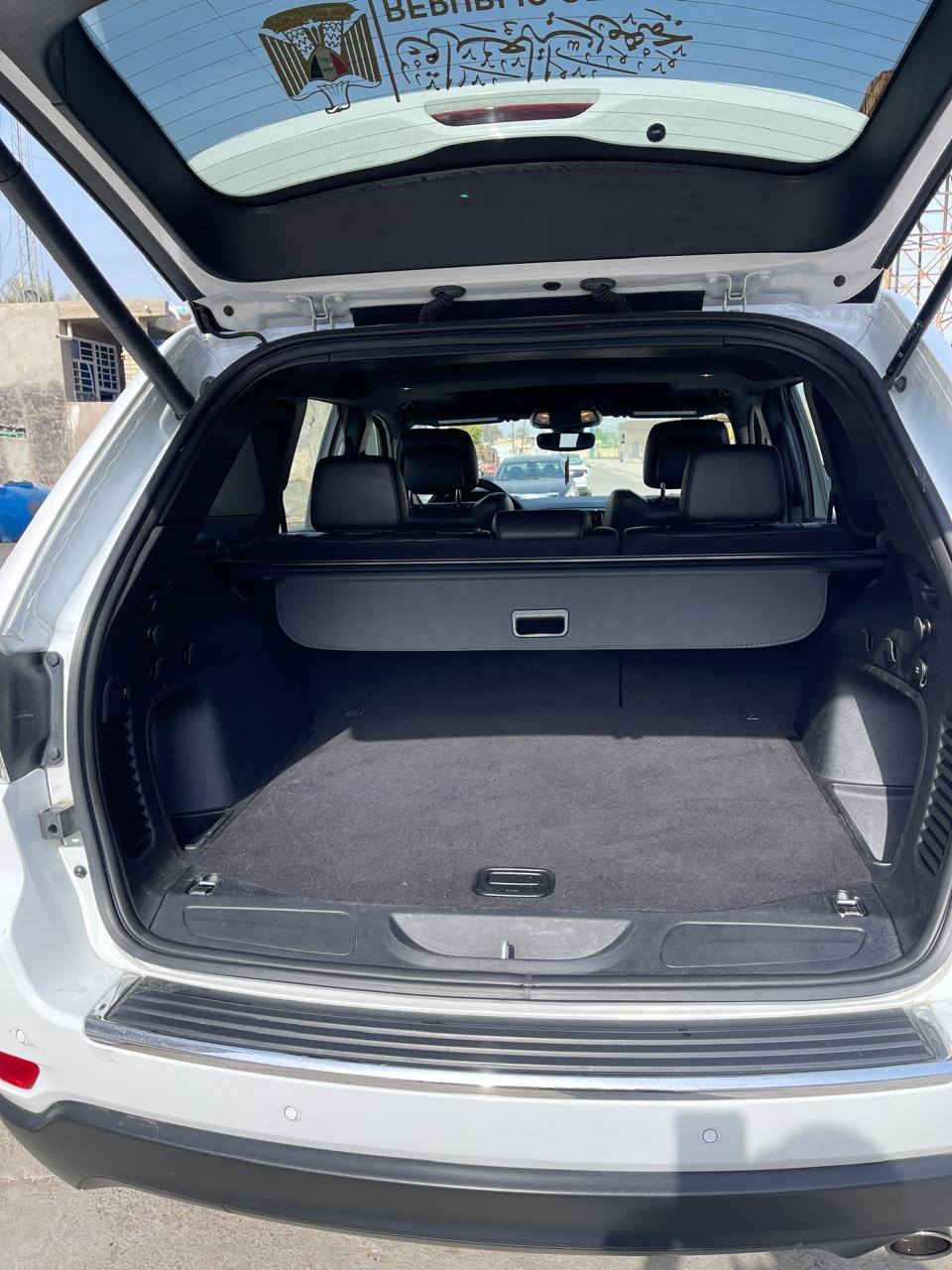 السلام عليكم
جيب موديل 22 
لمتد فول موصفات 
 وارد امريكي
مكفولة كفاله عامه
ماشيه 68 الف
سعر 32 الف وبيها مجال 
رقم الهاتف ***********
