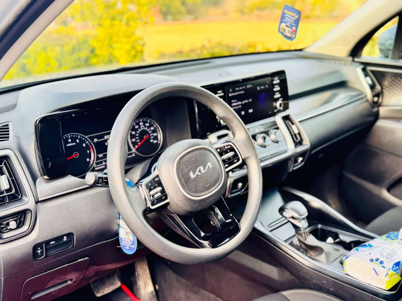 كيا سورنتو موديل 23 رقم ديالى انكليزي سياره جديده  بيها صبغ بدون دواخل اثر شخوط جاملغ يمنى وباب والجاملغ الخلفي نص صبغ  ماشيه 70  السعر المطلوب 230 وبيها مجال مكاني ديالى الخالص الدوجمه 
***********
***********
