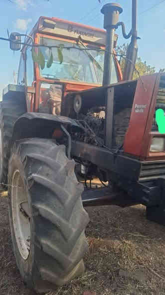 السلام عليكم للبيع تركتر فيات 140-90 دخول جديد غير مشتغل بالعراق  منفيس  اكسن بارز/تكمة عريضة /  كير صفحة/طخم ويل برماخ  . العنوان موصل لمزيد من التفاصيل   الاتصال على *********** /*********** او واتساب
