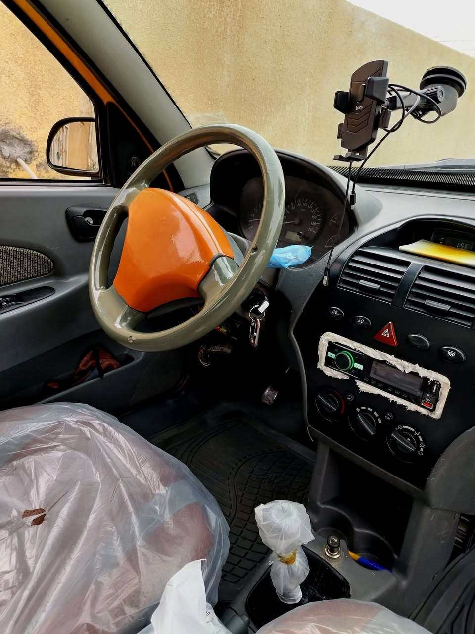 السلام عليكم.. 
طيبة مديل 2018..
مكفوله من الضربه والتبديل.. 
بيها ((صبغ قليل بالكشره وتكحيل بسيط)).. 
مكينه جديده بجيس.. 
كير مكفول..
رقم ميسان انگليزي.. 
مصفره هيئه وغرامه.. 
سنويه ما ساقطه...
تخم تاير...
كهربائيات شغاله... 
السياره بسم واحد عرف... 
تبريد عوزه بس غاز.. 
تدفئه شغاله... 
السعر(( 46)) وبيها مجال. 
مكان السياره ميسان..
الرقم ***********
