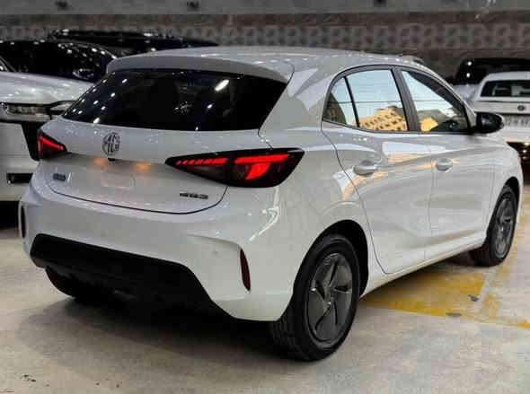 عررض الجوائز النقدية القيمة لفترة محدودة حتى نفاذ الكمية ❗️ توفرت مجموعة سيارات 🚘 MG3 موديل 2025 ضمان 6 سنوات 
تسليم مباشر
الفئات ( ستندر std/ نص مواصفات com / فول lux)

‎((بدون لوحااااات ))

‎المحرك 1500 تنفس طبيعي 
‎كير اوتماتيك 
‎شاشة ابل كار بلي واندرويد 
كامره خلفية
تحكم ستيرن جهتين 
لايت + بك لايت Led
‎حساسات خلفيه
حساس ضغط اطارات
عداد المسافة: صفر كيلومتر

‎السعر 13,730,000دينار بدون رقم

❗️ اربح الجوائز النقدية عند شرائك MG ❗️ 

‎للتواصل 📱 *********** 
‎متوفر واتساب + اتصال
