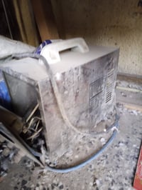 مبردات اثنين مكينة لحام قديمة  ميز حديد شغل تكمه ثكيل مكان بغداد شارع ...