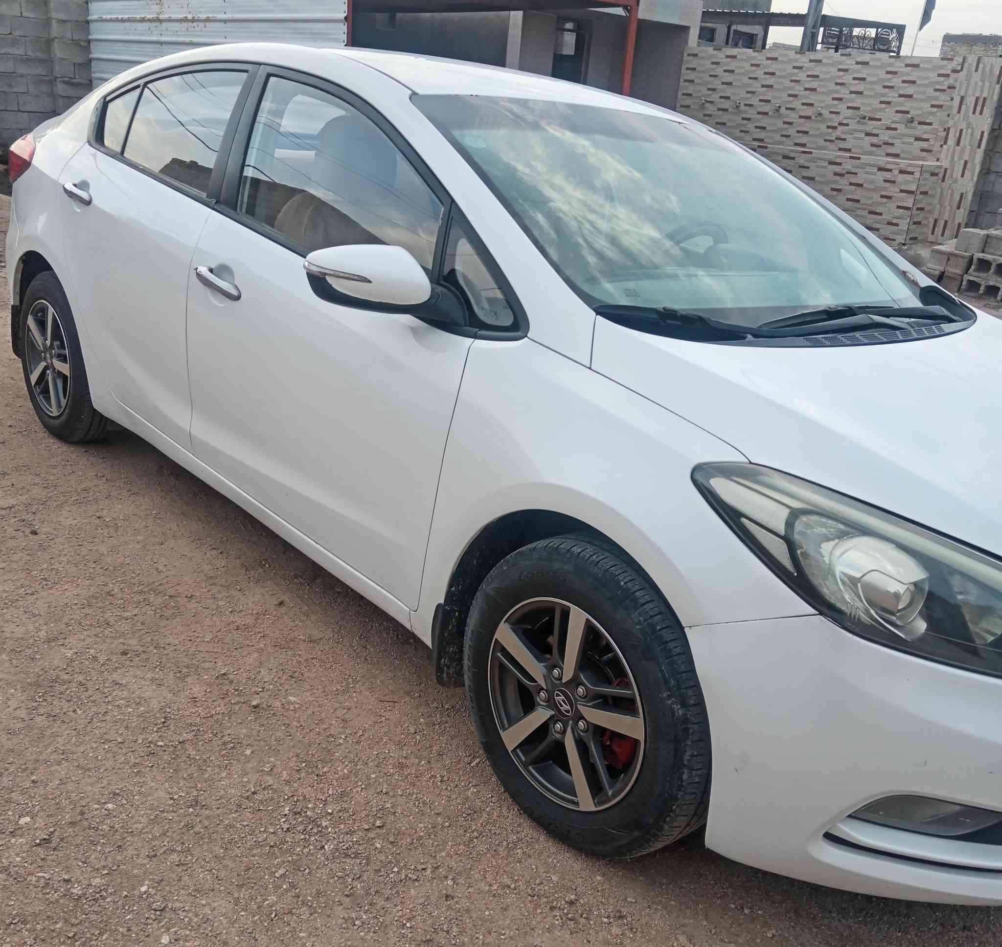 السلام عليكم
سيراتو مديل ١٥

كير مكينه مامفتوحات 

تبريد تدفئه شغلات حداديه تواير

سياره مال جناي خير من الله جاهزه على أخر حبايه
رقم جديد سنويه ٢٨ بسمي صبغ قطعه وحده أثر شخوط بدون ضربه 

الاستفسار مراسلتي خاص أو الاتصال ***********
