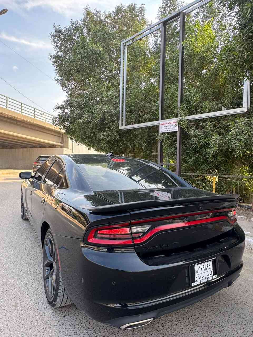 جارجر gt وارد امريكي 2023 بدون رقم 
لون اسود 
فول السياره 
الضرر جاملغ وخشم البنيد بدون دواخل 
السياره خير من الله 
كشن كهربائي 
شاشة كبيره 
مكان السياره ديوانيه 
السعر 220$ وبيه مجال حك الجيه 
وما اتوقع اكو هجي سعر 
الاتصال ***********0
