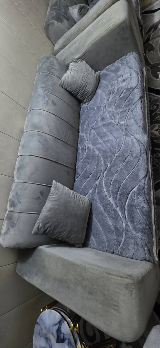 للبيع  طقم قنفات 7 مقاعد بلوك تركي  نضيفات شرط لا كسر ولا شك  السعر 250  الف بغداد مدينه الصدر ***********
