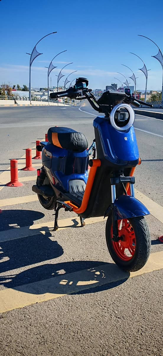 ماطور شحنت معدل بيه اهواي كولت بطاريه ليثيوم فوسفات حديد يعني امان و عدد الدورات 3000 دوره و الملف 2000W
العقل 48V و نضام ال BMS قوي امامي و خلفي و بشحنه الوحده يوديك 98 كيلو حقيقي الرقم ***********
