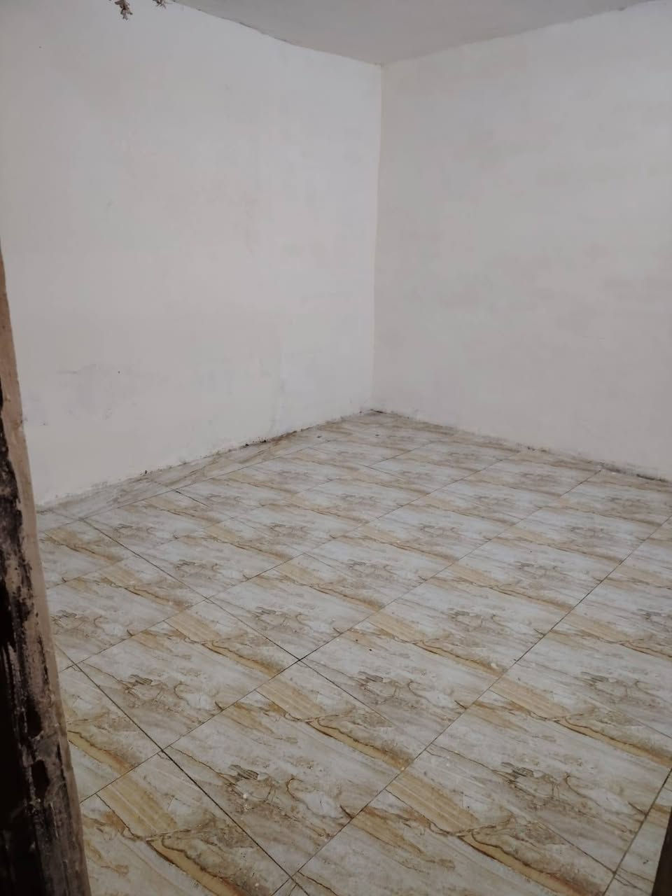 ***********
بيت للايجار قرب مدرسة الفيالق
