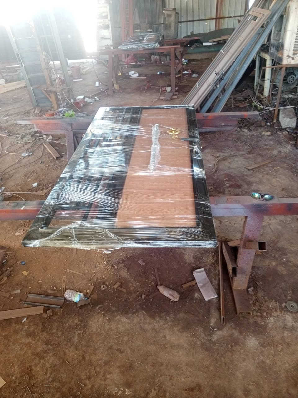 بسم الله رحمن الرحيم تعلن حدادة الياسين عن تخفيض الاسعار باب كندور قياس 150×3 سعرة  400 الف مصبوغ اساس  كامل / بوب مناور قياس 110×3اسعارهن راح تكون 260 الف مصبوغ اساس 
شبابيك قياس 150×250 اسعارهن راح تكون 185 الف  تغليف جنل مصبوغات اساس 
ابواب سلايت نظام تشطيب قياس 3ونص اسعارهن  640 الف
 ابواب نظام لامبري قياس 110 ×3اسعارهن راح تكون  280مصبوغ اساس ولون 
ملاحظه جميع القطع المذكورة حديد ثقيل مليم و8 تارس ونقل علينة  العنوان الرمادي التأميم شارع 60 عبر جسر الجامعة للاستفسار مراسلة الصفحة او الاتصال على الرقم ‏‪***********‬‏
