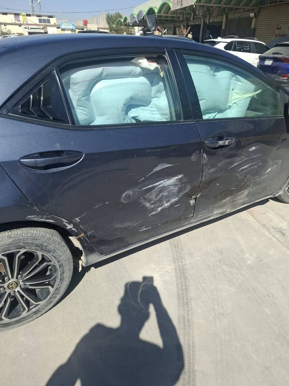 السلام عليكم سيارة للبيع على هاي الوضعيه في ديالى موديل ١٩  رقم سليمانيه LE 
للاتصال ***********
