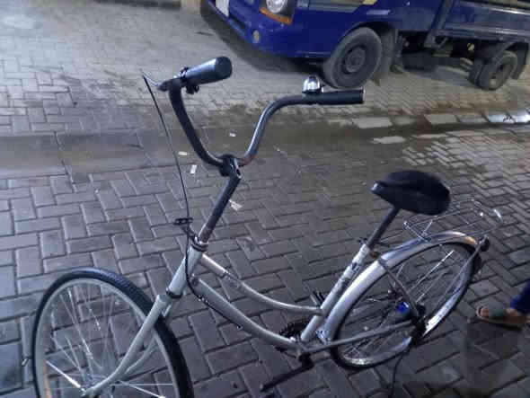 بايسكل للبيع بناتي كامل  السعر 75 وبي مجال *********** المكان شعب حي اور
