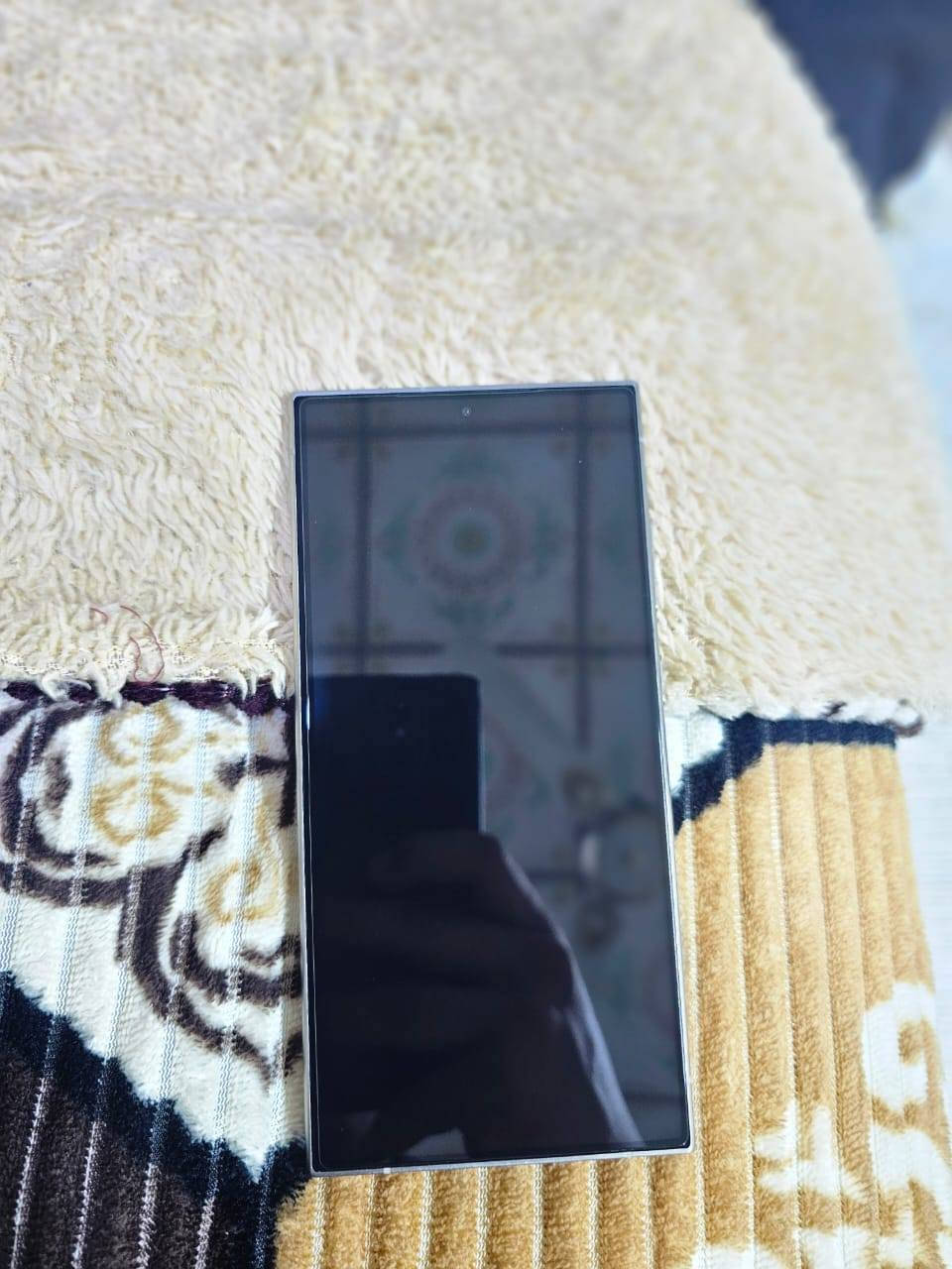 السلام عليكم جهاز س٢٤ الترا ذاكره ٢٥٦ جهاز نضيف بمعنى الكلمه كارتون وكيبل موجودات السعر ٩٥٠ مكاني بصره كزيزه توصيل ماعندي رقمي ***********
