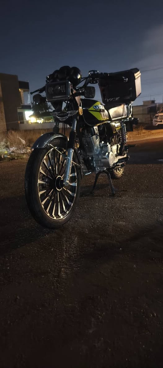 السلام عليكم دراجه ايراني لبيع موديل 2025 الدراجه برغي ما مفتوح بيه المحرك مامفتوح جديد 200سيسي السعر 850وبيه مجال لشراي مكاني بغداد الدوره البعيثه متواجد فيس بوك ورقم ***********
