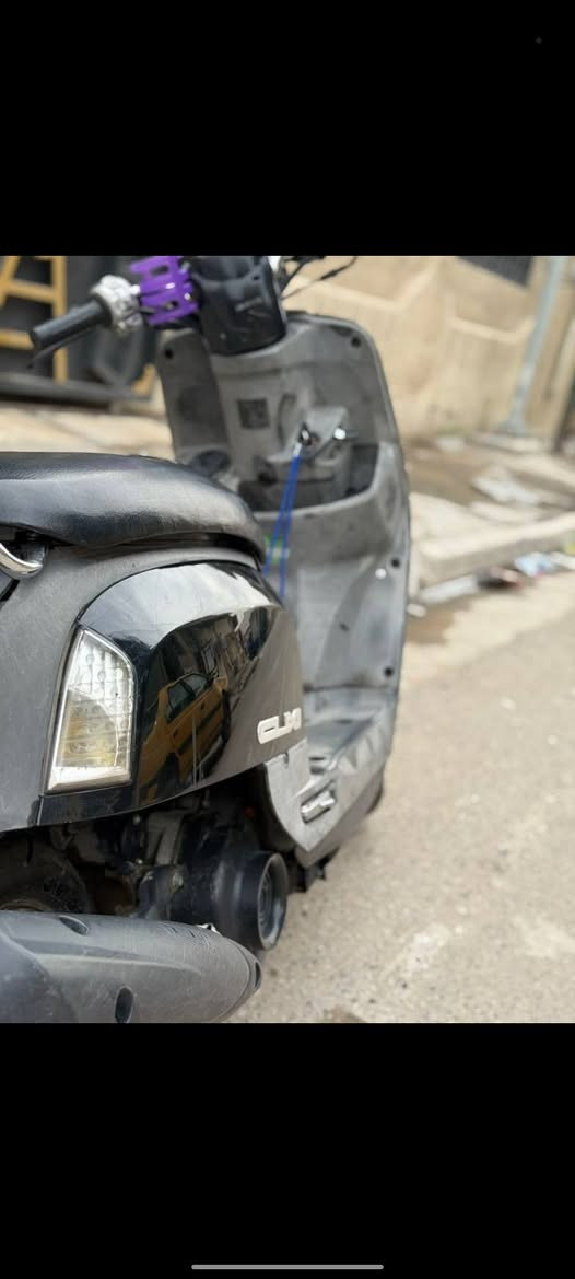 سلام عليكم حبايب دراجه ماكس بوليس للبيع دراجه كامله نكره سلف كهربائيات شغاله كلها بيها ضربه بل اشاره خفيفه ولهندر يحتاجله عرموطه فقط مكاني بغداد البياع *********** سعر 700 بيها مجال بسيط حك الجيه مو شراي لاتعبني
