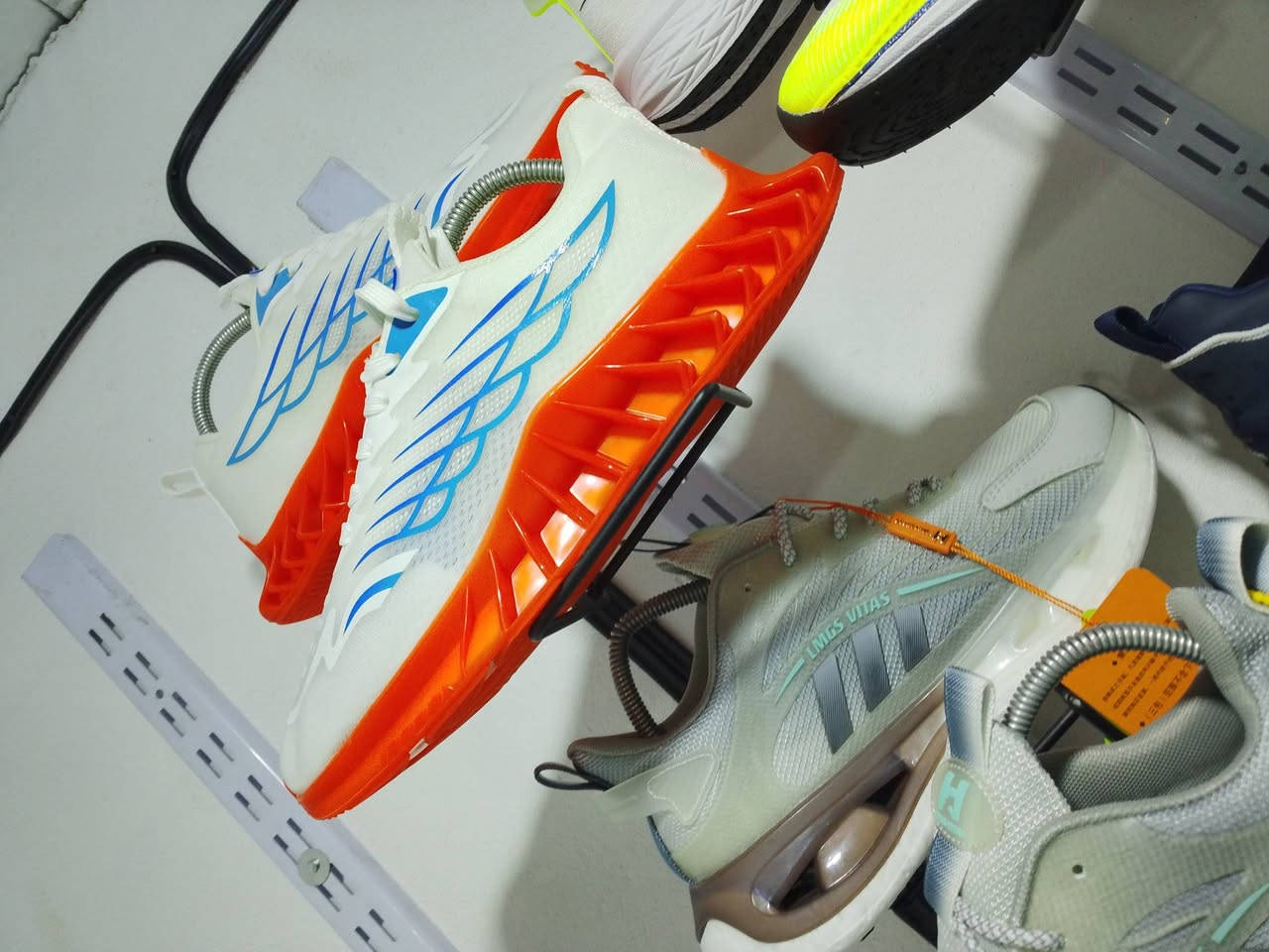 سلام عليكم شباب احذيه باله سوبر براند شرط بل. ليبل. سعر 10000
بس. ❤️❤️❤️ مكان حي الكرار مجاور المدرسه الحديد ❤️
***********
