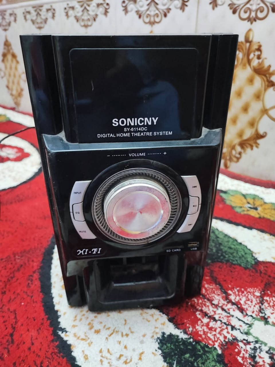 مضخم صوت عاطل مايطلع صوت ابيع فحم سماعه دمام 6 انش شغاله السعر 20 الف قفل***********
