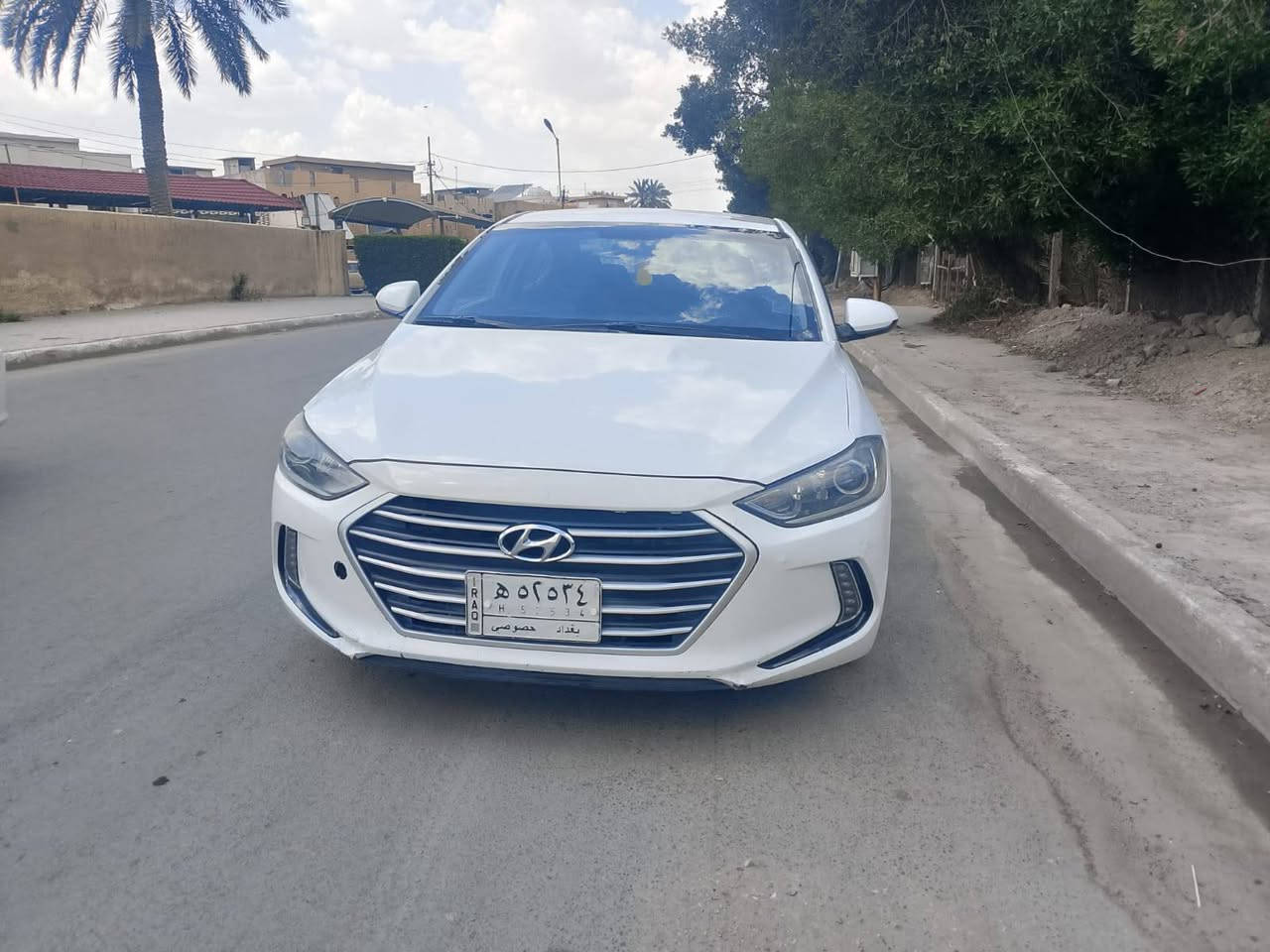 النترا. موديل 2018  وارد امريكي
حادث. بنيد نفسه مصلح. السيارة ليبل واحد 
 صبغ البنيد وجاملغات أمامية بدون فتح وتصليح فقط رش توحيد لون.  وخشوم الجاملغ الخلفي رش بسبب جراد 
صور قبل الصبغ منشورة والسونار منشور 
محرك طابوكه جديدة.  
العنوان بغداد الرصافه البلديات 
السعر 103 بيها مجال بسيط 
رقم الهاتف ***********
