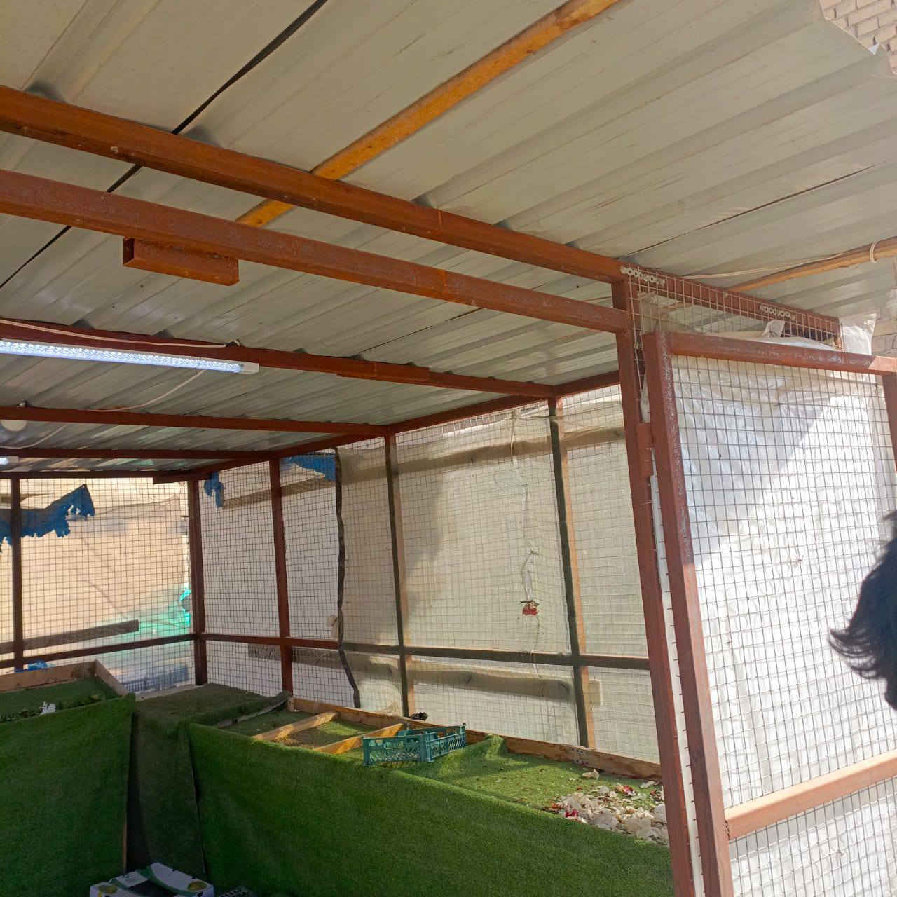 سلام عليكم كشك للبيع حديد درجه اولى بيارسي طبقه ثخينه العرض 4في4المكان كربلاء خلف  مستشفى الوارث 
السعر 400وبي مجال الرقم/***********
