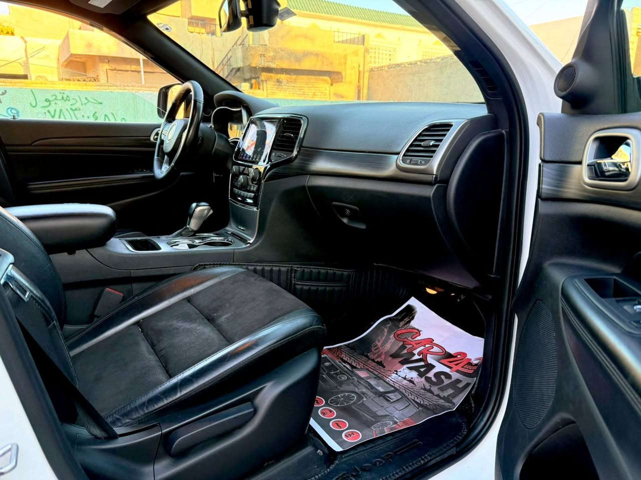 سلام عليكم... 
#جيب #جراندشيروكي 2020
#ليمتد 
#بلاك توب
وارد امريكا حادثهه فقط جنطه بدون ايرباك حادث خفيف
بدله جنطه نفس الون مكفوله من صبغ فقط جوه رقم الخلفي
رقم اربيل جديد سنويه جديد باسمنه
ماشيه 70
محرك 3.6 
مابيهه اي نقص سيرف كامل مسويلهه
................................................
كامل موصفات 
مكان بغداد
سعر 245$
***********
