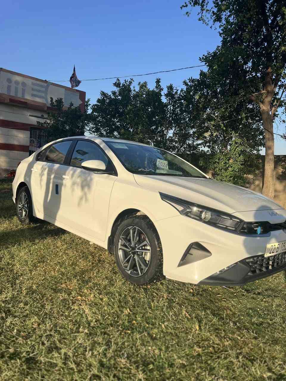 سلام عليكم
للبيع سيراتو 2024كفاله عامه

محرك 2000

ويل كب

حساسات خلفيه

سياره جديده ماشيه 55كم

الاستفسارا 

***********
