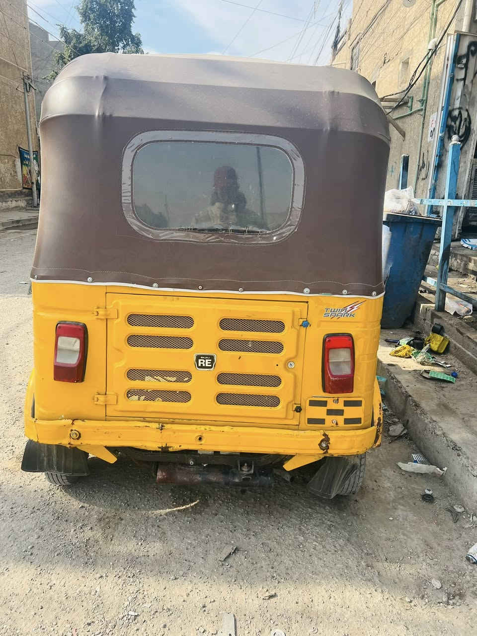 لام عليكم تكتك البيع مديل 2030 شهر 10 رقم وسنويه تحويل ثاني يوم تكتك خير من الله عوزه ترتيب بيع عله حطته مكاني بغداد حي نصر ما توجد عل فيس ***********
