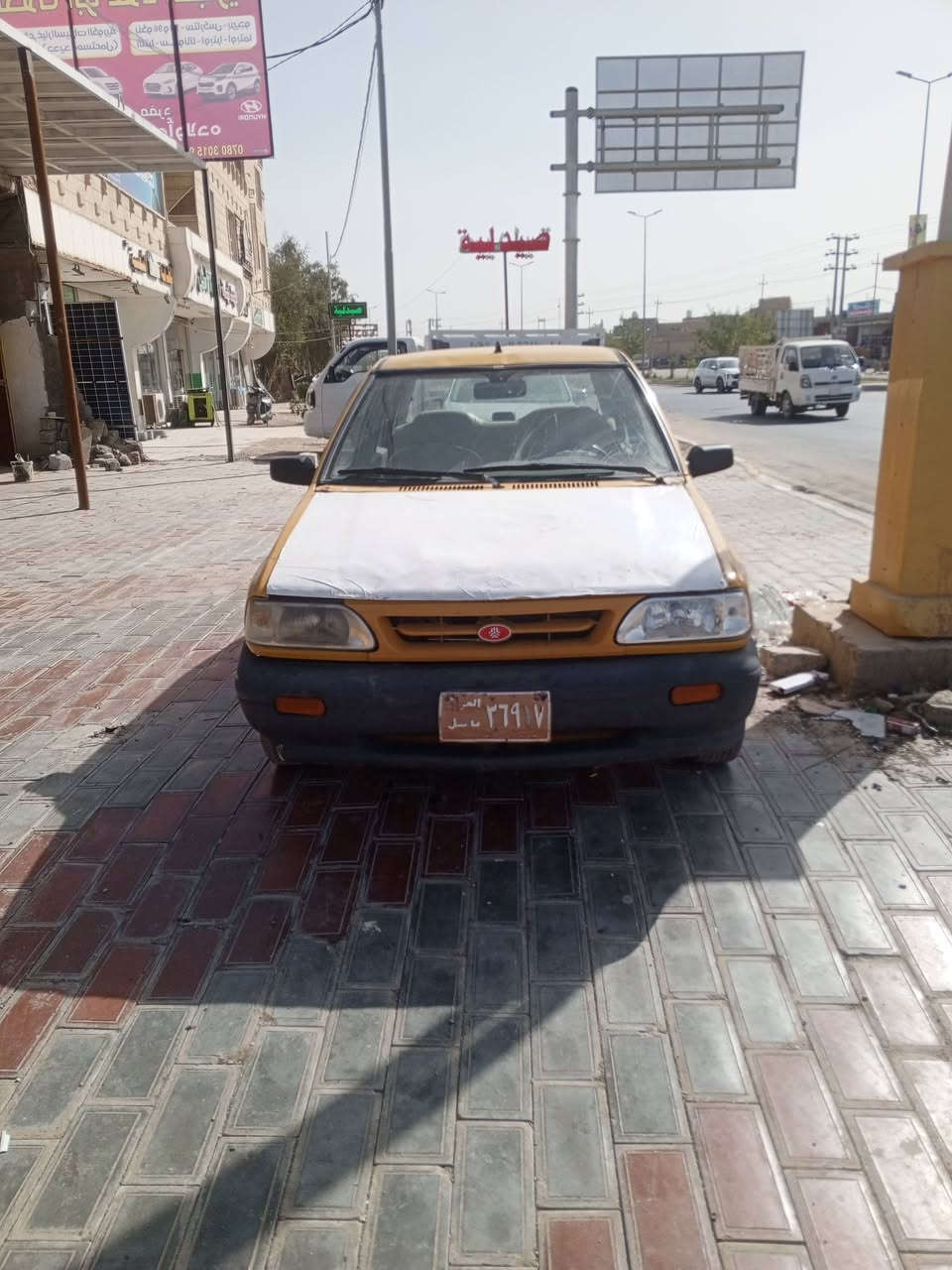 السلام عليكم سياره سايبه للبيع مديل 14سياره خير من لله نضيفه حلوه مال شغل سياره جاهزه مكينه وكير خير من الله سياره بدون  راعي مكفوله عن السرقه عندي سنويتها السعر 10ورقات ***********
