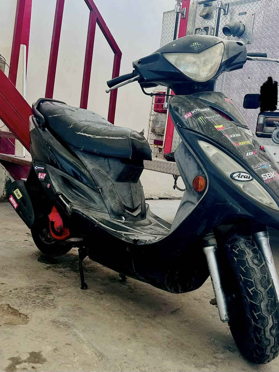 للبيع محرك مفتووح تجفيته كامله كفرات بلاد كابريته جديده سلف شغال سعر 400
***********
