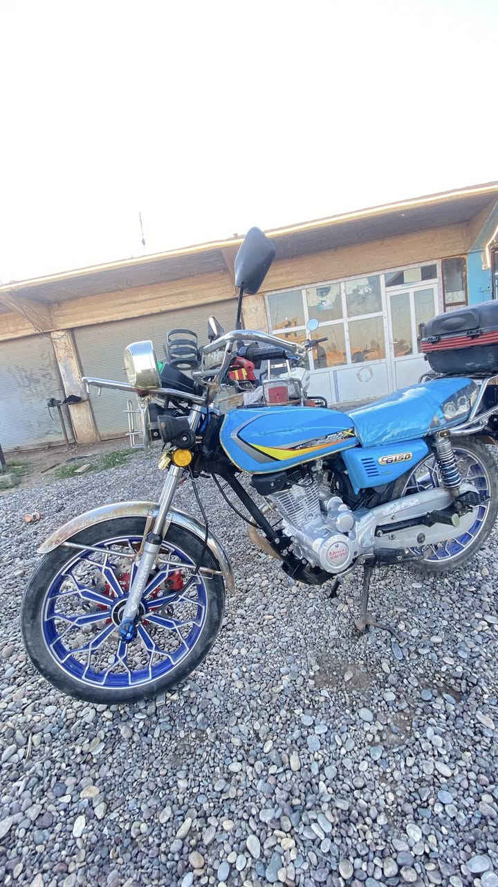 بسم الله الرحمن الرحيم .
السلام عليكم  .
دراجة سيڤان 2024 للبيع .
بصمة تشغيل عن بعد .
الدراجة خير من الله .
صبانه مامدود عليها .
نضافتها 100‎%‎95 . 
محرك 150cc كبس كاتم .
نشاط فوللل معدل فولل .
دراجة اخو الزيرو وكدام العين .
الكهربائيات كلها شغاله .
مال جناي الله شاهد ربع ماتصرف عليها .
اذا مو نفس الي بل صورة مرجوعه .
السعر 650 وبيها مجال لليستاهل .
جنوب الموصل قرية تل الشوك .
للتواصل خاص او عبر الأرقام .
‏‭***********
‏***********‬ ‭
