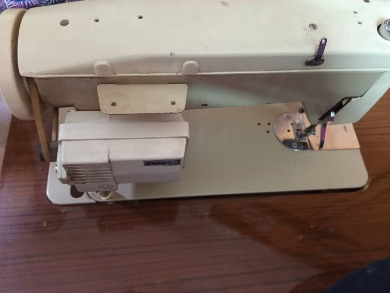 بولوني صنع بولندا #توزيع_الاسواق_المركزيه_سنة 1976
مكينه خياط عدل وزگزاك 
ابيع عله وضعها مو كاملة بس نضيفه كلش 
قيم السعر بليرضي الله 
  
العنوان  بغداد اتواصل ***********بي واتساب
