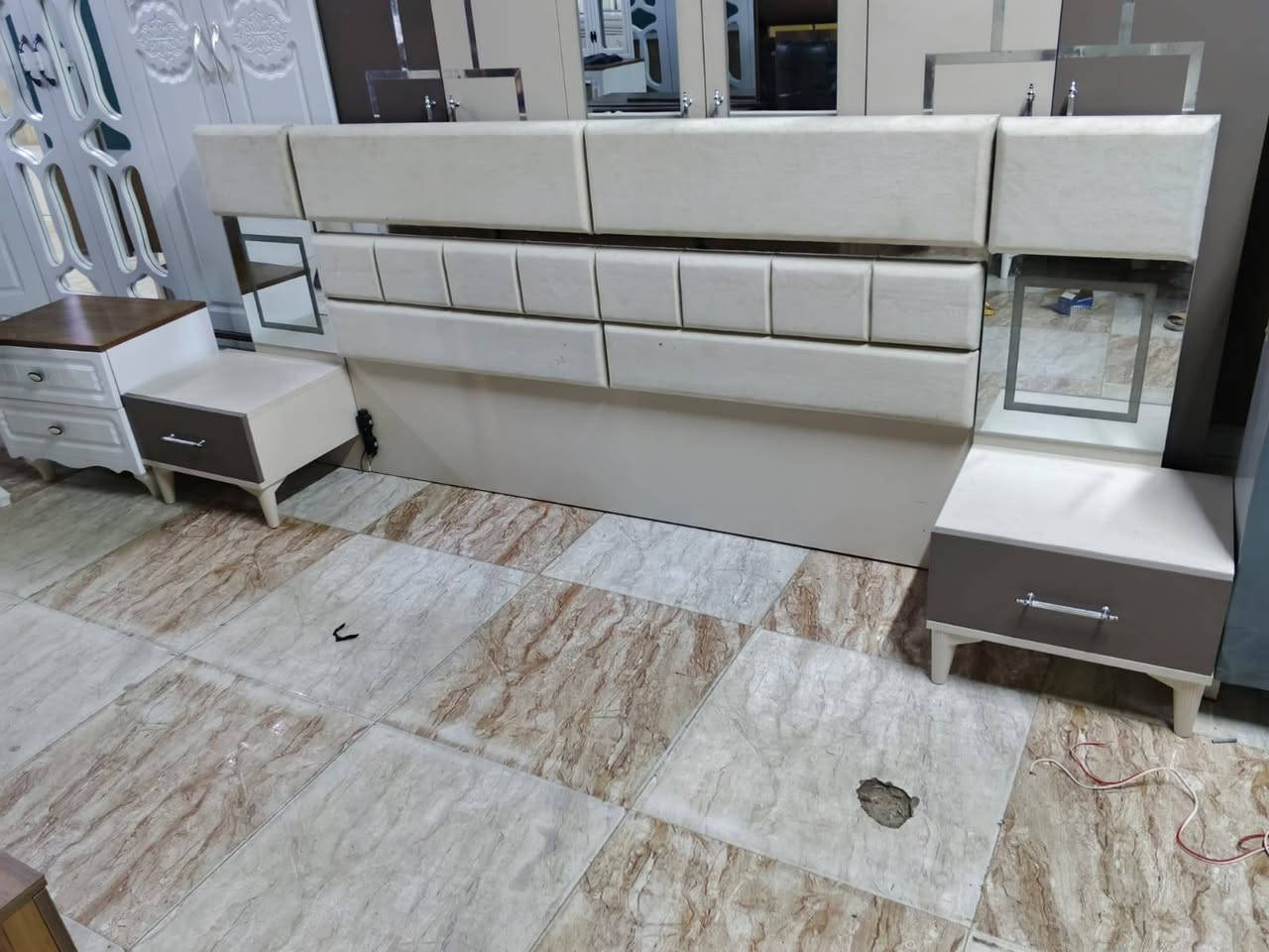 غرفه نوم اخو الجديد كلش نظيف ٥ قطع سعر ٤٥٠ بيها مجال شراي تعال خاص عنوان كركوك
العنده غراض للبيع راسلوني *********** او اتصال ع رقم داخل محافظه كركوك
