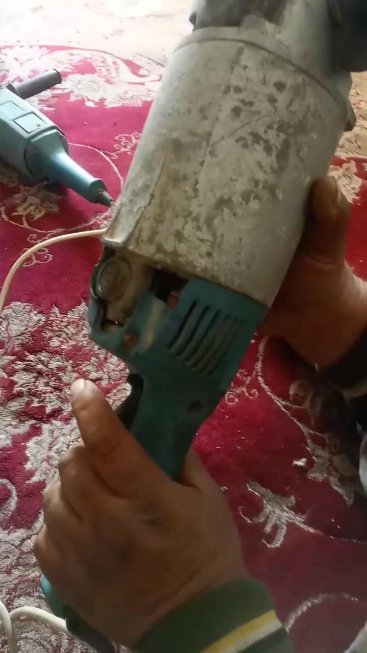 كوسرات قديمات اصليات مؤسسه  شغالات ع الفحص سعر الوحده 60او بيهن مجال عنوان بغداد الحسينيه  الراشدية رقم ***********
