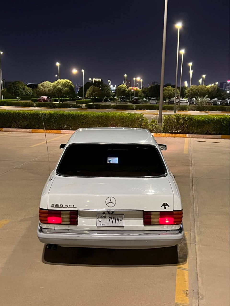 مارسديس رياسي لارج ده رگا گه وره گير و مه كينه به طه ره قه م موسل به شه رتي ئه وه ليات ده يفرؤشم 
*********** أربيل, العراق
