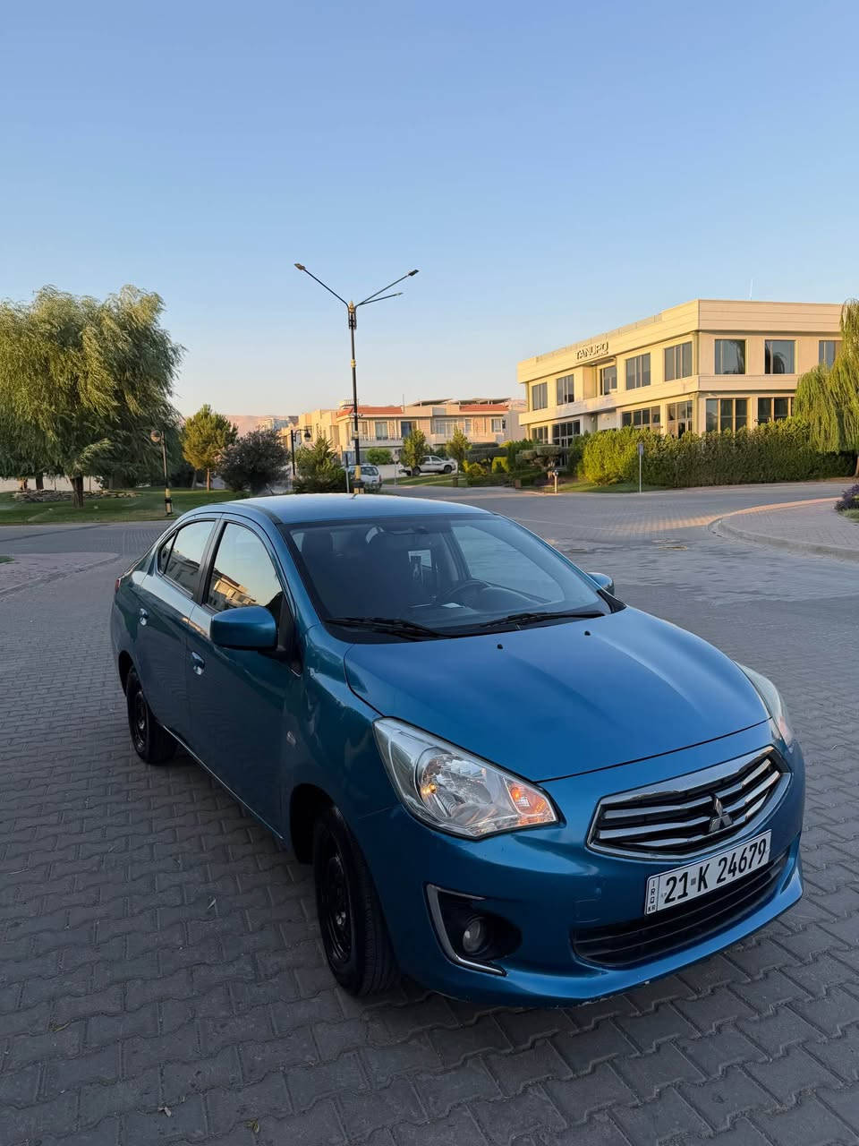 MITSUBISHI MRAGE G4 🧿  2017

فول مواسەفات 
گێر ئۆتۆماتیک و گێری سپۆرت 
تەعدیل سورعە 
سوکان ڤۆلیۆم
جام کارەبا 
شاشە گەورە 
کاميرا
بلاجیکتۆر 
سەیارەکە یەک پەڵەی بۆنیتی بۆیاخە بێناوگرتن پێش و دوای کەپسە. ژینگەو سەنەوی تا ٢٠٣٠ تازەیە تایەو پاتری تازەیە 
رۆنی مەکینە و هایدرۆلیکی گێر هەمووی تازە گۆراوە لە شەریکەی مۆتۆڵ  کامل سێرڤس کراوە 
بەگێرو مەکینە و تەقەو رەقە و تەبریتی بەشەرت 
نرخ:77 $ مەجال 
ناونیشان: سلێمانی 
رەقەم تەلەفون : *********** السليمانية, العراق
