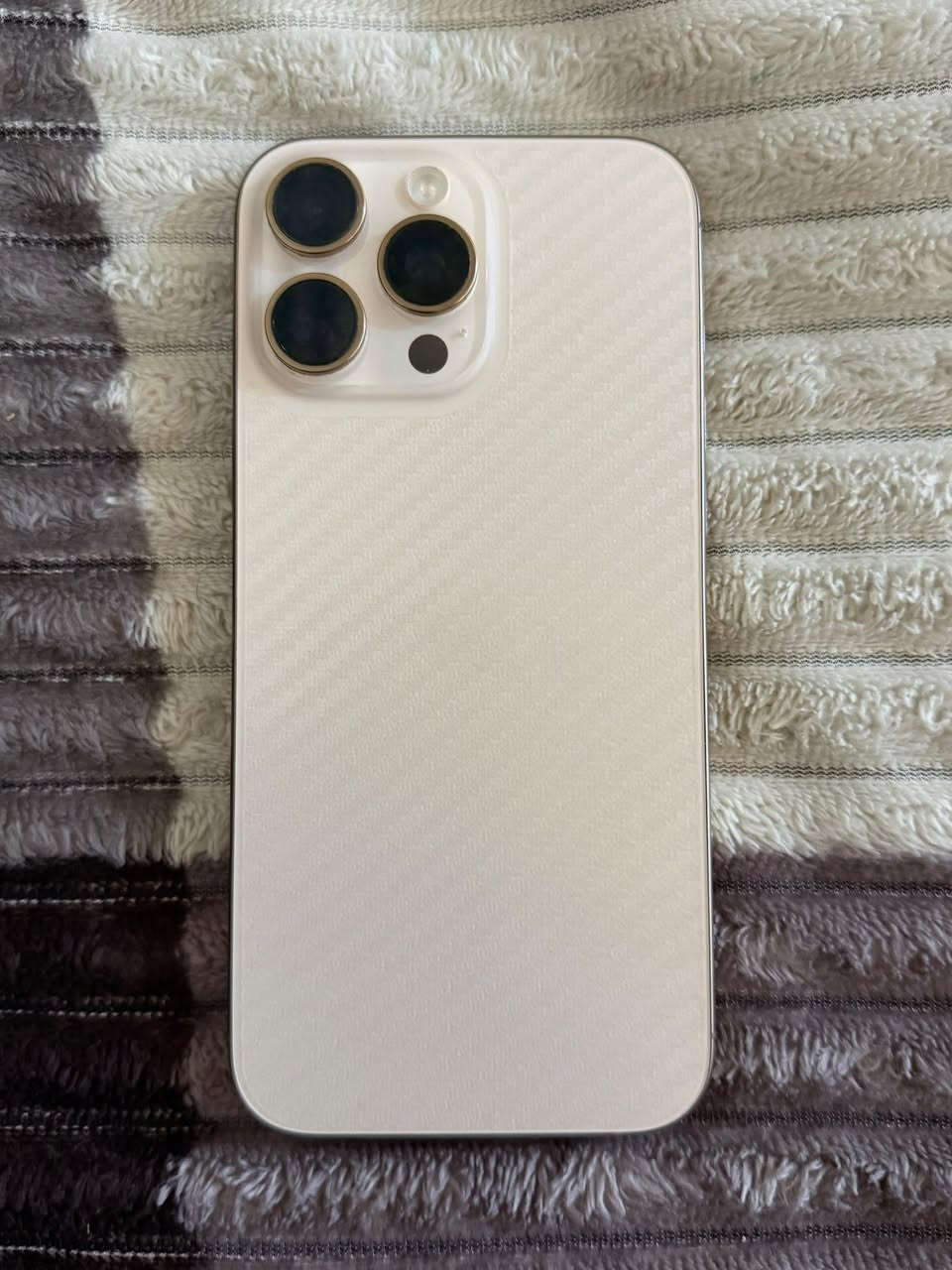 سلام عليكم
iPhone 16 pro max 
نظيف جدا وكامل ملحقاته بطاريه ٩١ 
والجهاز تفحص وين مايعجبك 
والسعر ١٣٥٠ 
ومكاني كربلاء 
***********
