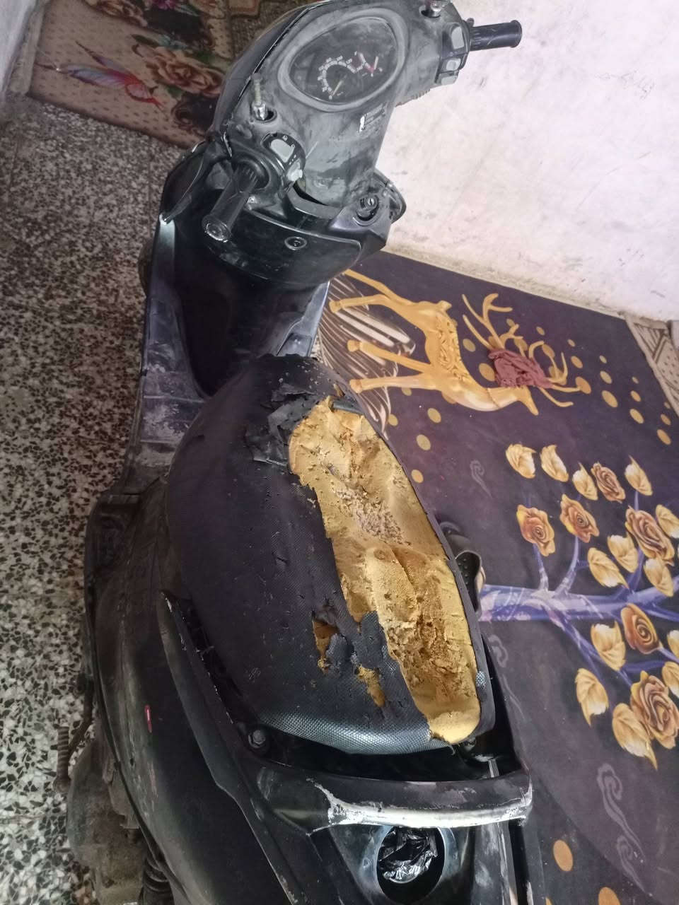 للبيع ماكس 140  شغالة ب 175 بس برغي صالنصة طاك مكاني مدينة الصدر *********** هندر واحد
