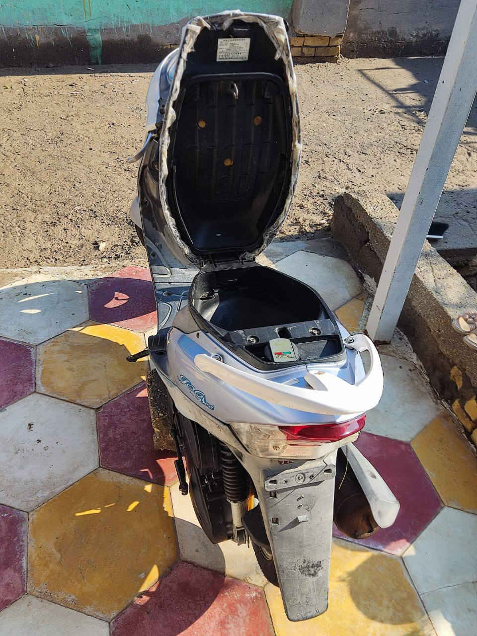 ســلام عليـكم
ماكس منغولي دراجه حلوه وخير من الله زوج تايرات جديد كهربائيات كلها شغاله عداد سرعه كيج بانزين دشبول كله شغال  تجي وتفحص بأيدك لاتكلي شبيها ترهم مراوس  وباقي التفاصيل اتصل ع رقم ***********
