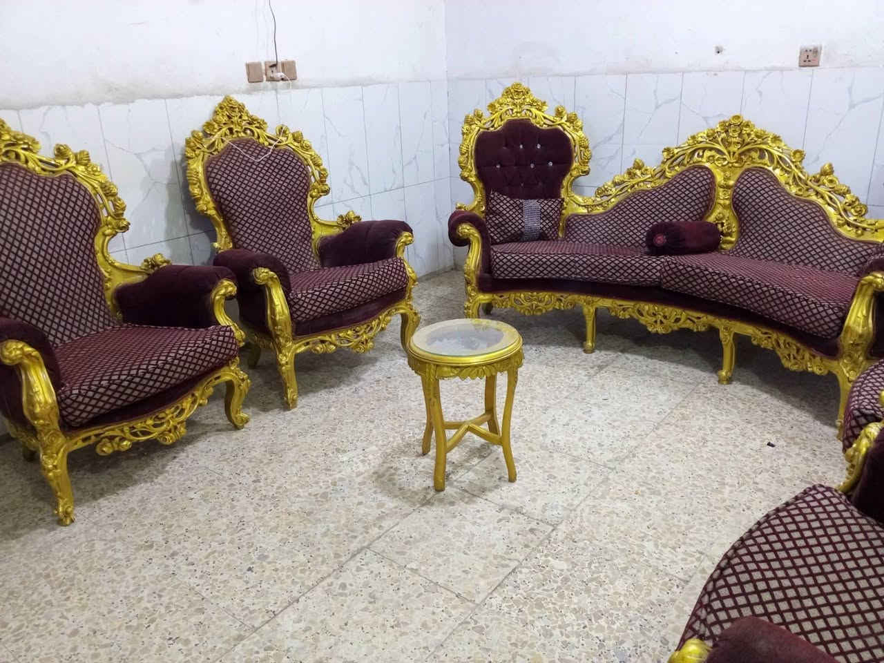 اثاث منزلي مستخدم وجديد الكرمه شارع العام مقابل معرض ابو زهير ***********
